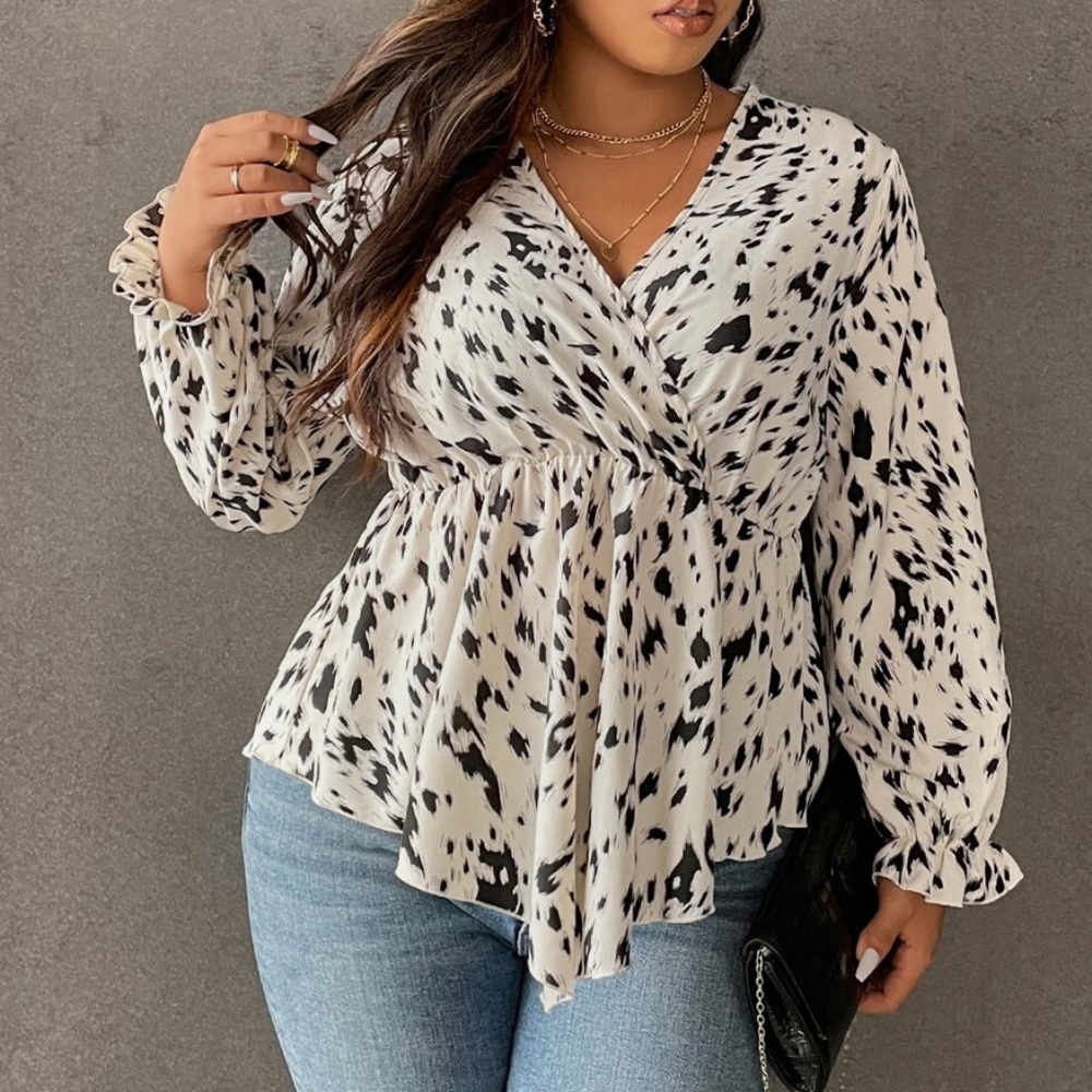 Plus Boho Cream Leopard Print Surplice Peplum Top - Picture 3 of 6